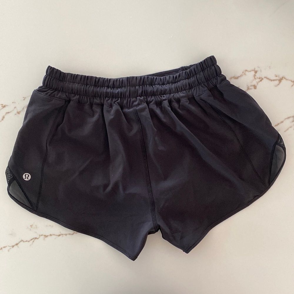 LULULEMON HOTTY HOT SHORT Tall 4” NWOT